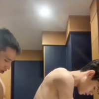 黑皮体育生攻内射骚逼